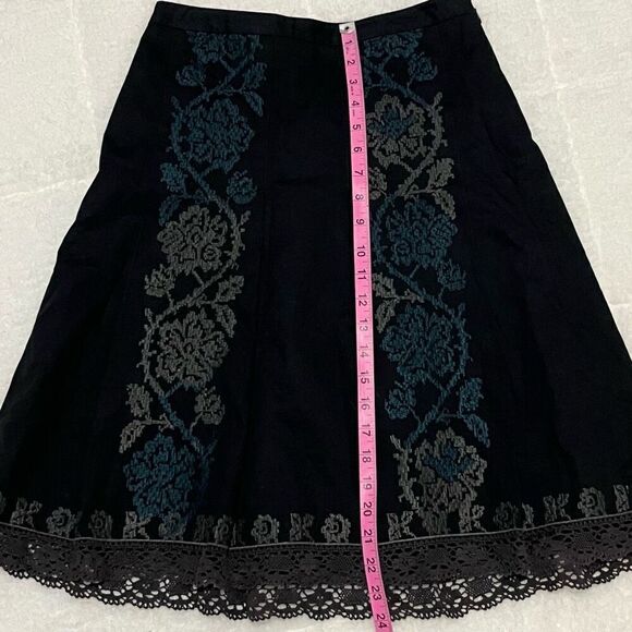 Ann Taylor Loft Embroidered Lace Skirt Size 0 P - Picture 4 of 7